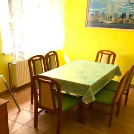 Apartment Sziszi Nyaralohaz Balatonszarszo